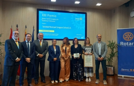 FOTO DE GRUPO CON LOS PREMIADOS